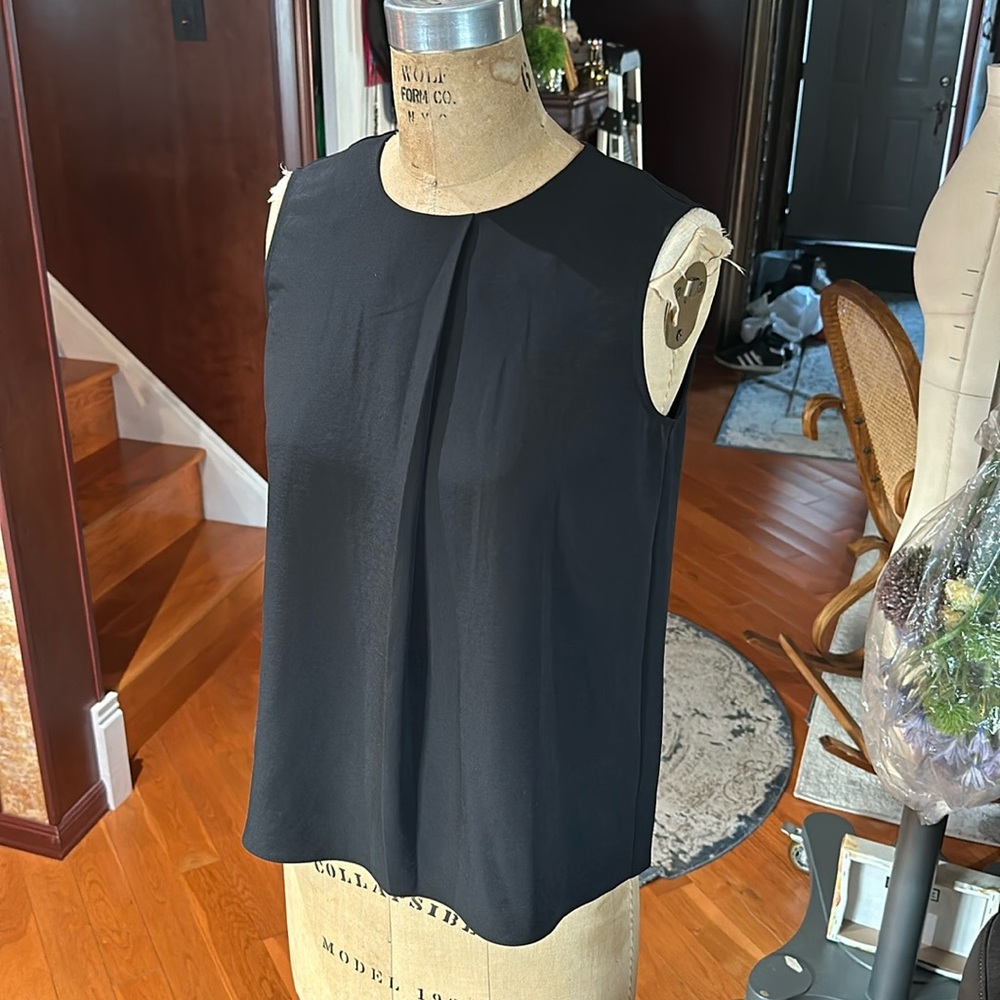Uniqlo Sleeveless Blouse